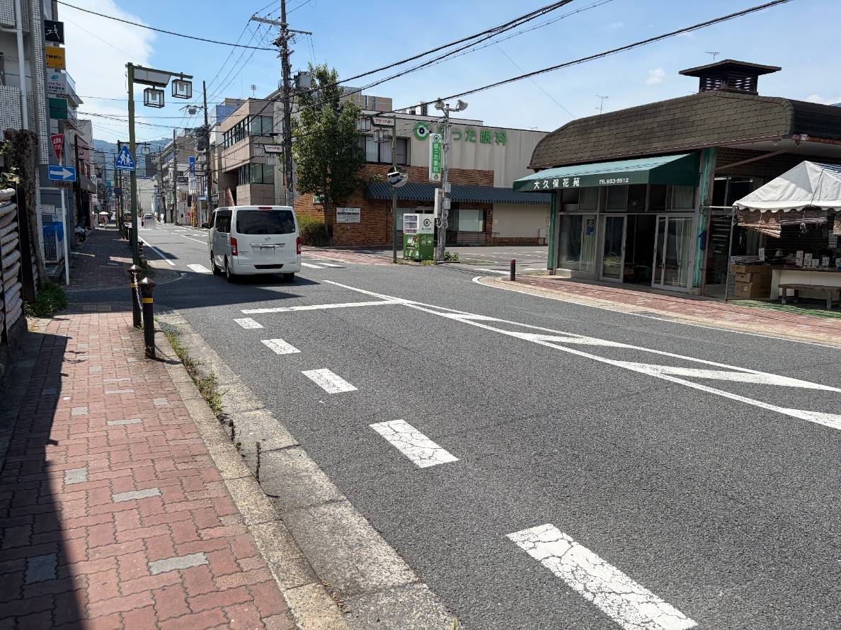 アゼリア通りの様子