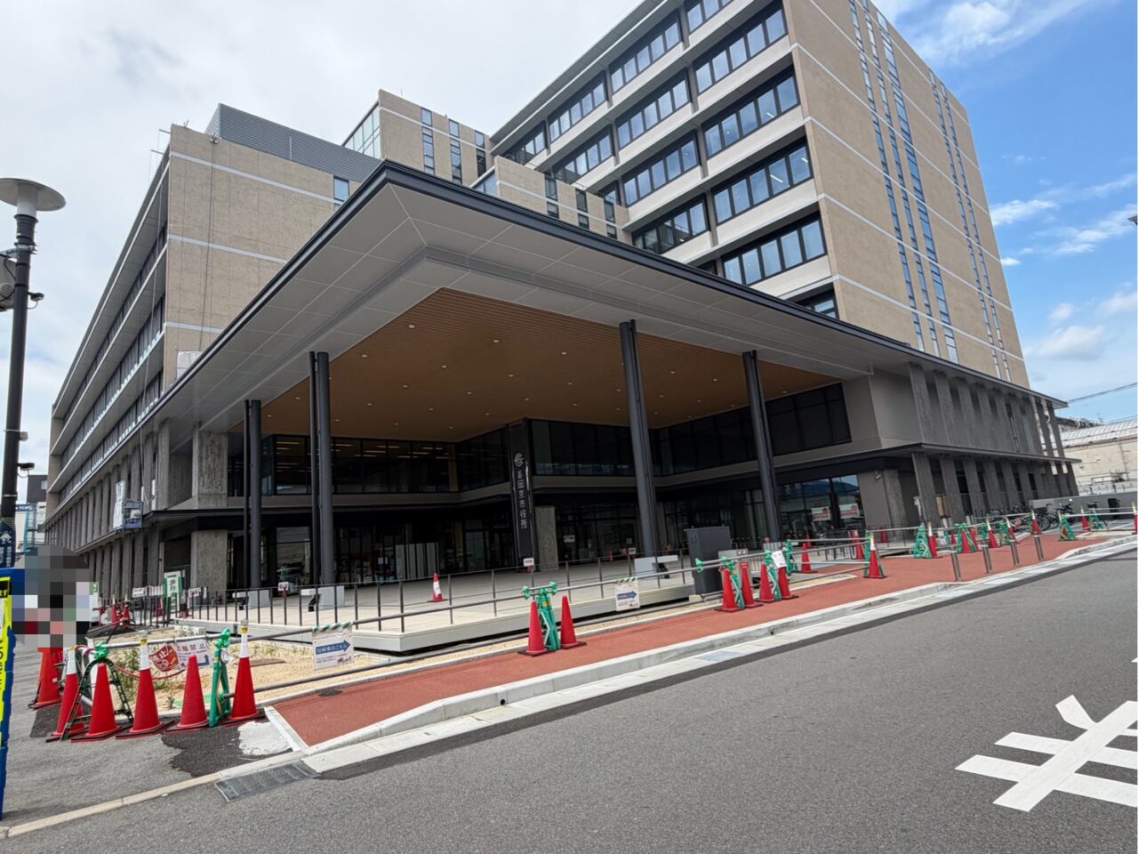 長岡京市役所の外観