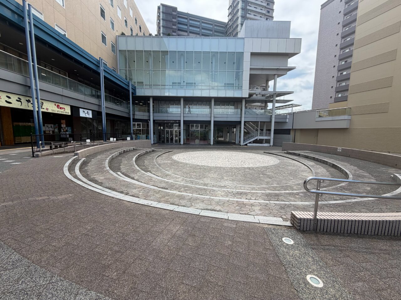 会場となるJR長岡京駅前の広場
